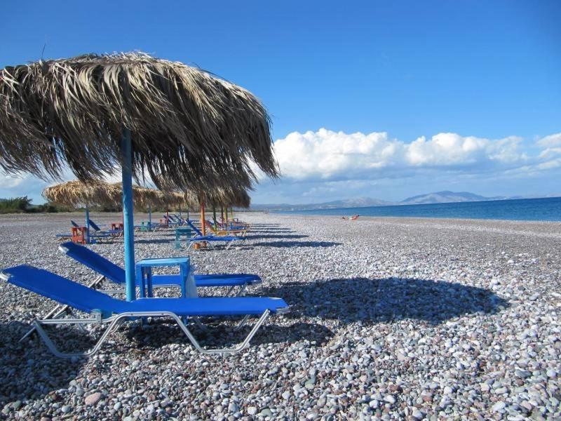 Cristelia Seafront & Pool Villa Лакханія Екстер'єр фото
