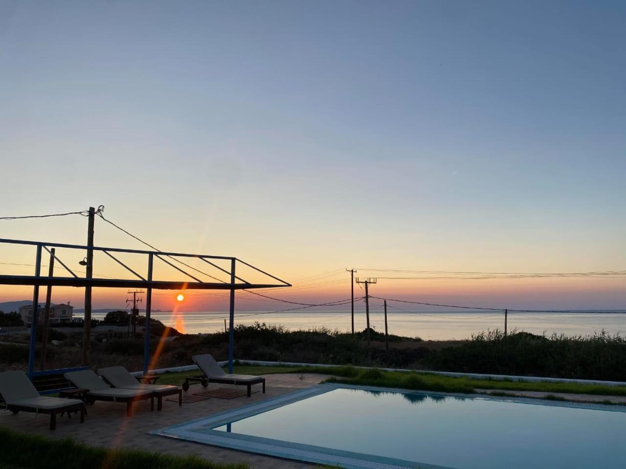 Cristelia Seafront & Pool Villa Лакханія Екстер'єр фото