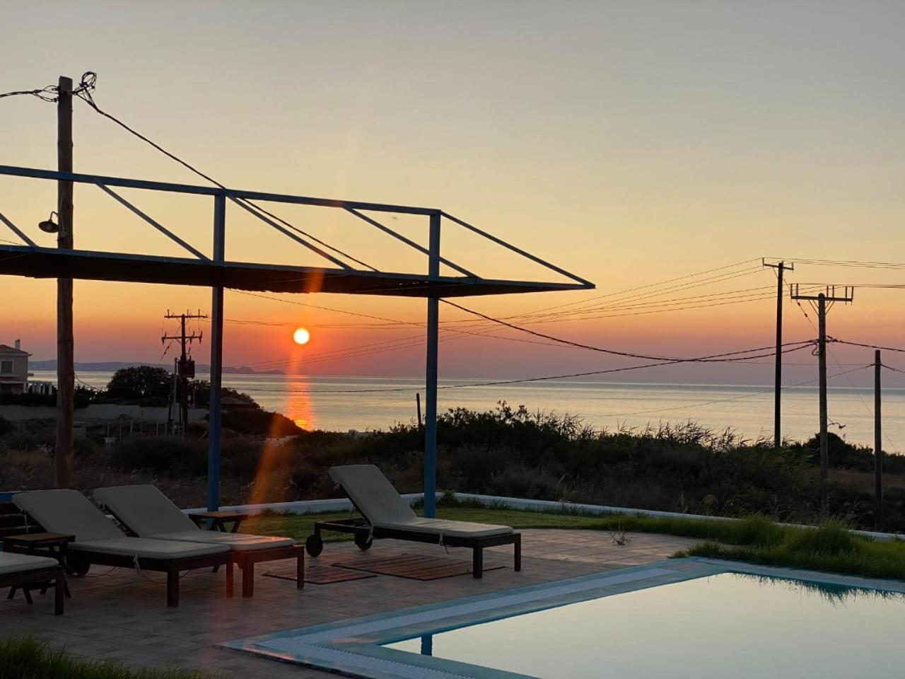 Cristelia Seafront & Pool Villa Лакханія Екстер'єр фото