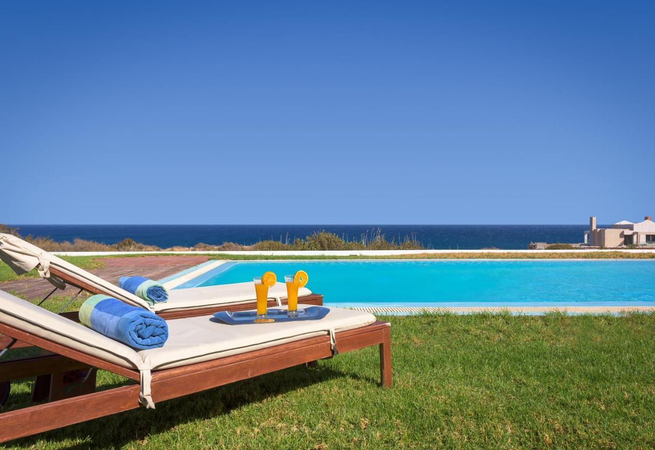Cristelia Seafront & Pool Villa Лакханія Екстер'єр фото